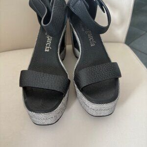Pedro Garcia, black and white platform sandal, size 11